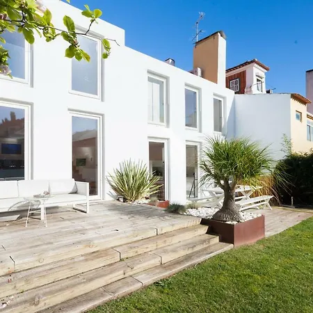 Nyaraló Feels Like Belem Luxus House With Pool